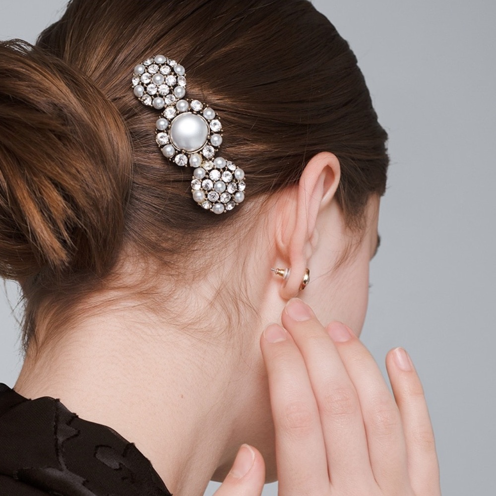 WHBM FLOWER BARRETTE